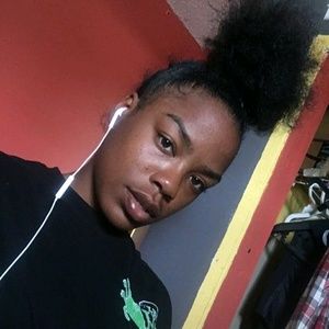 Meet your Posher, Daisja